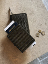 Este Passport Holder