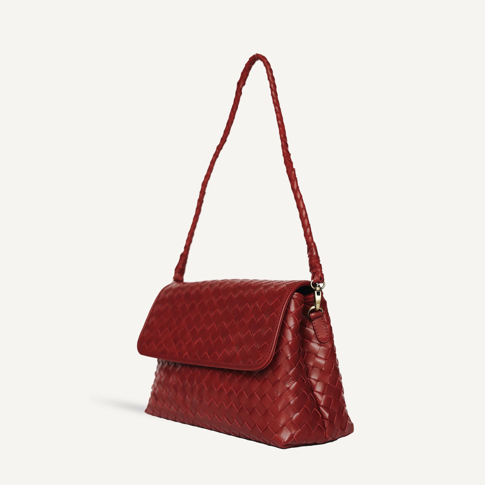 BEMBIEN-Madeleine-Rouge-Side-