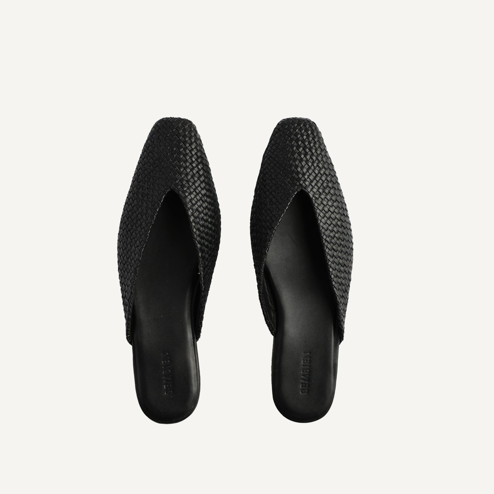 L'Appartement BRENTAブレンタBack Strap Mule Amazon.com | maumero Elena Pointy Toe Mule with Backstrap