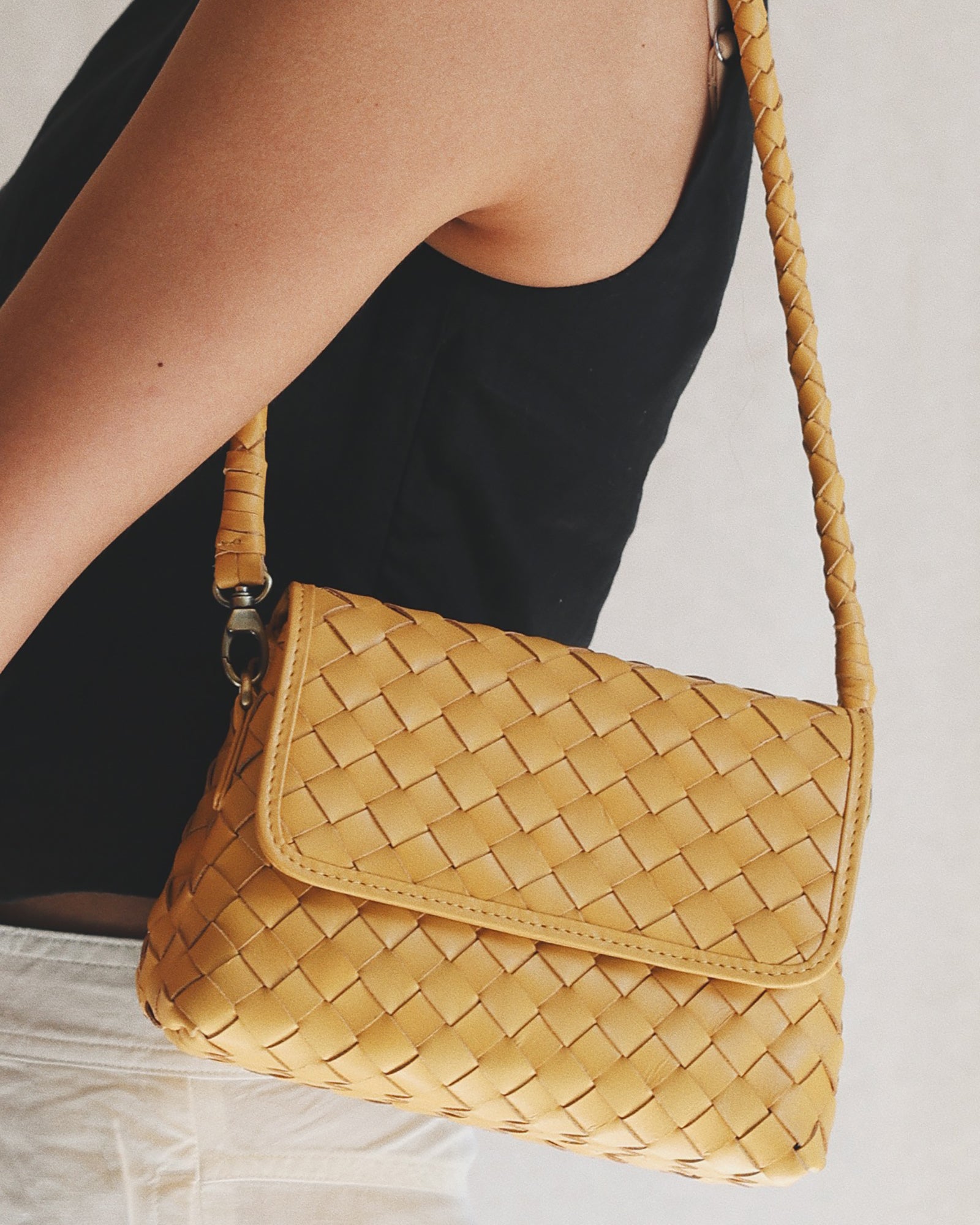ショルダーバッグ・ポシェット Bembien Mini Madeline woven leather shoulder bag Mini Madeleine – Bembien