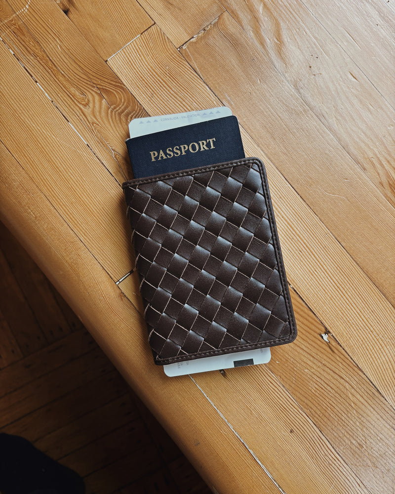 Este Passport Holder - Carré Weave